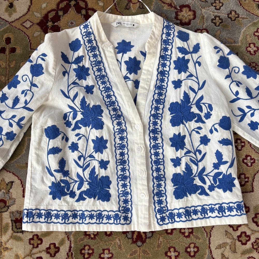 Zara White and Blue Floral Embroidered Top